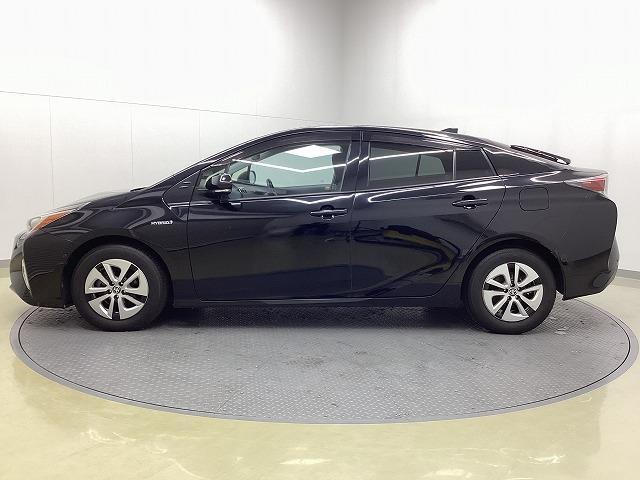 プリウス Ａ　ドライブレコーダー　ＥＴＣ　クリアランスソナー　レーンアシスト　オートクルーズコントロール　パークアシスト　衝突被害軽減システム　バックカメラ　ナビ　ＴＶ　アルミホイール　オートマチックハイビーム（18枚目）