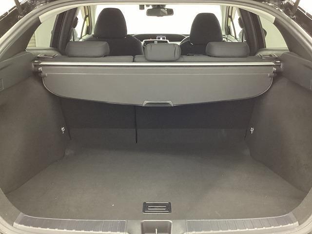 プリウス Ａ　ドライブレコーダー　ＥＴＣ　クリアランスソナー　レーンアシスト　オートクルーズコントロール　パークアシスト　衝突被害軽減システム　バックカメラ　ナビ　ＴＶ　アルミホイール　オートマチックハイビーム（19枚目）