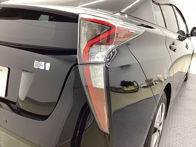 プリウス Ａ　ドライブレコーダー　ＥＴＣ　クリアランスソナー　レーンアシスト　オートクルーズコントロール　パークアシスト　衝突被害軽減システム　バックカメラ　ナビ　ＴＶ　アルミホイール　オートマチックハイビーム（32枚目）