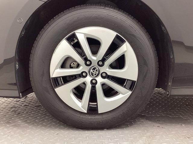 プリウス Ａ　ドライブレコーダー　ＥＴＣ　クリアランスソナー　レーンアシスト　オートクルーズコントロール　パークアシスト　衝突被害軽減システム　バックカメラ　ナビ　ＴＶ　アルミホイール　オートマチックハイビーム（35枚目）