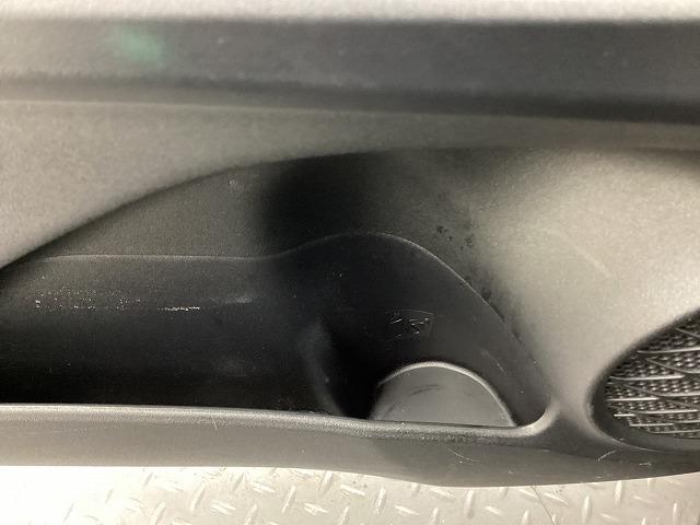 プリウス Ａ　ドライブレコーダー　ＥＴＣ　クリアランスソナー　レーンアシスト　オートクルーズコントロール　パークアシスト　衝突被害軽減システム　バックカメラ　ナビ　ＴＶ　アルミホイール　オートマチックハイビーム（61枚目）