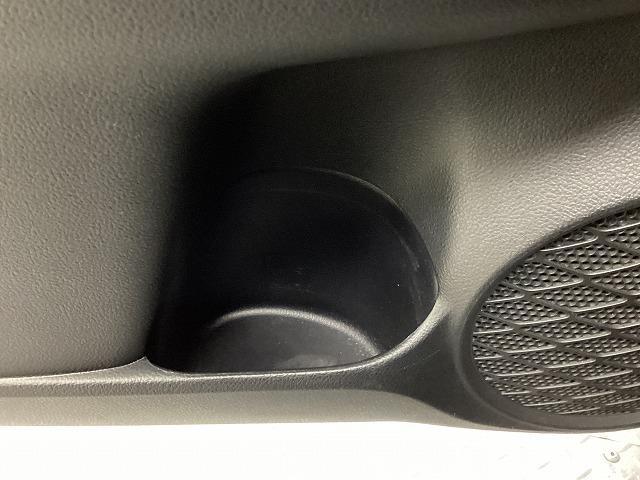 プリウス Ａ　ドライブレコーダー　ＥＴＣ　クリアランスソナー　レーンアシスト　オートクルーズコントロール　パークアシスト　衝突被害軽減システム　バックカメラ　ナビ　ＴＶ　アルミホイール　オートマチックハイビーム（67枚目）