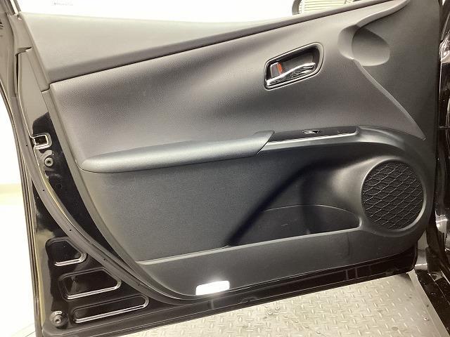 プリウス Ａ　ドライブレコーダー　ＥＴＣ　クリアランスソナー　レーンアシスト　オートクルーズコントロール　パークアシスト　衝突被害軽減システム　バックカメラ　ナビ　ＴＶ　アルミホイール　オートマチックハイビーム（71枚目）