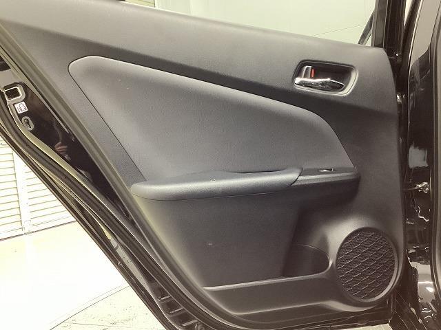 プリウス Ａ　ドライブレコーダー　ＥＴＣ　クリアランスソナー　レーンアシスト　オートクルーズコントロール　パークアシスト　衝突被害軽減システム　バックカメラ　ナビ　ＴＶ　アルミホイール　オートマチックハイビーム（73枚目）