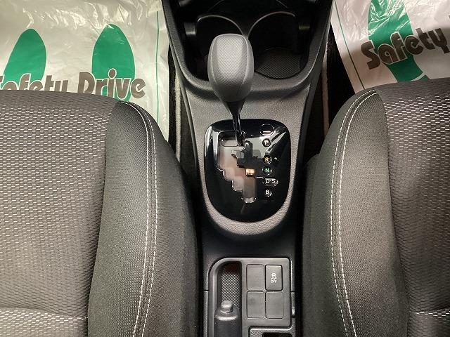 ヴィッツ Ｆ　セーフティーエディションＩＩＩ　ドライブレコーダー　ＥＴＣ　バックカメラ　ＴＶ　レーンアシスト　衝突被害軽減システム　オートマチックハイビーム　オートライト　ＬＥＤヘッドランプ　スマートキー　電動格納ミラー　ＣＶＴ　盗難防止システム（7枚目）