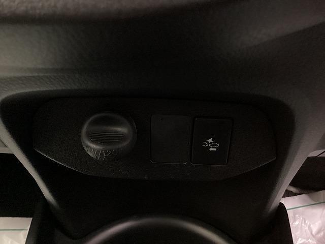 ヴィッツ Ｆ　セーフティーエディションＩＩＩ　ドライブレコーダー　ＥＴＣ　バックカメラ　ＴＶ　レーンアシスト　衝突被害軽減システム　オートマチックハイビーム　オートライト　ＬＥＤヘッドランプ　スマートキー　電動格納ミラー　ＣＶＴ　盗難防止システム（50枚目）