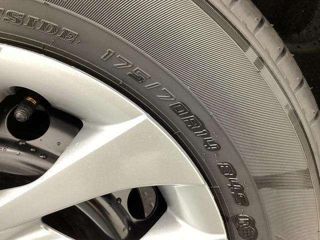 ヤリス Ｘ　登録済未使用車　トヨタセーフティセンス　純正８インチディスプレイオーディオ　バックカメラ　ＥＴＣ（8枚目）