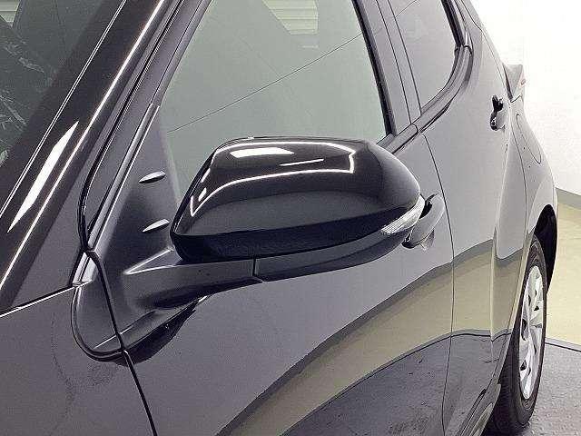 ヤリス Ｘ　登録済未使用車　トヨタセーフティセンス　純正８インチディスプレイオーディオ　バックカメラ　ＥＴＣ（10枚目）