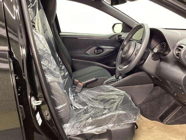 ヤリス Ｘ　登録済未使用車　トヨタセーフティセンス　純正８インチディスプレイオーディオ　バックカメラ　ＥＴＣ（30枚目）