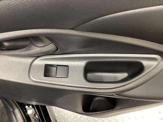 ヤリス Ｘ　登録済未使用車　トヨタセーフティセンス　純正８インチディスプレイオーディオ　バックカメラ　ＥＴＣ（47枚目）