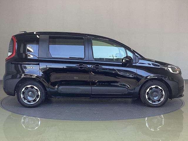 シエンタ Ｚ　登録済未使用車　トヨタセーフティセンス　１０．５インチディスプレイオーディオ　両側パワースライドドア（11枚目）