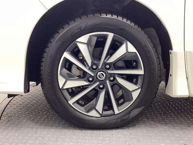 セレナ ハイウェイスターＶ　エマージェンシーブレーキ　両側パワースライドドア　純正ナビ　ＴＶ　バックモニター（9枚目）