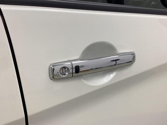 セレナ ハイウェイスターＶ　エマージェンシーブレーキ　両側パワースライドドア　純正ナビ　ＴＶ　バックモニター（18枚目）