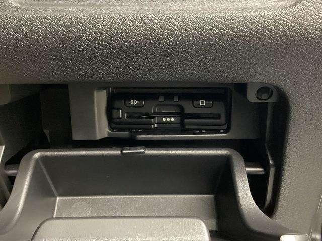 セレナ ハイウェイスターＶ　エマージェンシーブレーキ　両側パワースライドドア　純正ナビ　ＴＶ　バックモニター（24枚目）