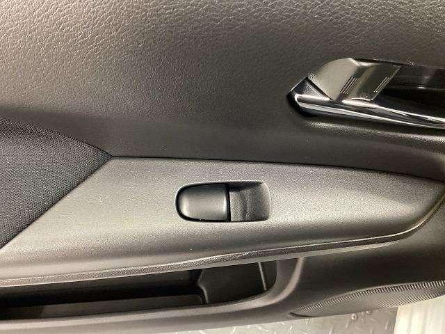 セレナ ハイウェイスターＶ　エマージェンシーブレーキ　両側パワースライドドア　純正ナビ　ＴＶ　バックモニター（63枚目）