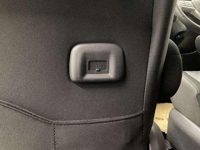 セレナ ハイウェイスターＶ　エマージェンシーブレーキ　両側パワースライドドア　純正ナビ　ＴＶ　バックモニター（69枚目）