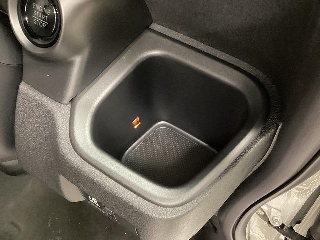 Ｎ－ＢＯＸカスタム ベースグレード　両側スライド・片側電動　クリアランスソナー　オートクルーズコントロール　レーンアシスト　衝突被害軽減システム　オートライト　ＬＥＤヘッドランプ　スマートキー　アイドリングストップ　電動格納ミラー（24枚目）