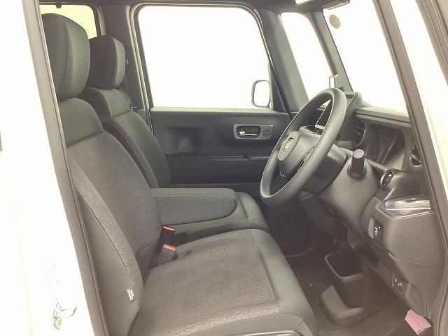 Ｎ－ＢＯＸカスタム ベースグレード　両側スライド・片側電動　クリアランスソナー　オートクルーズコントロール　レーンアシスト　衝突被害軽減システム　オートライト　ＬＥＤヘッドランプ　スマートキー　アイドリングストップ　電動格納ミラー（31枚目）