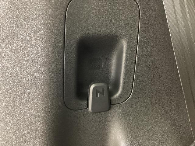 Ｎ－ＢＯＸカスタム ベースグレード　両側スライド・片側電動　クリアランスソナー　オートクルーズコントロール　レーンアシスト　衝突被害軽減システム　オートライト　ＬＥＤヘッドランプ　スマートキー　アイドリングストップ　電動格納ミラー（33枚目）