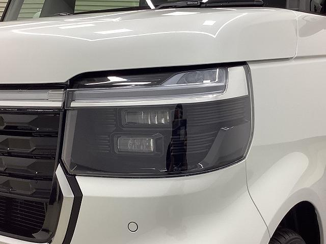 Ｎ－ＢＯＸカスタム ベースグレード　両側スライド・片側電動　クリアランスソナー　オートクルーズコントロール　レーンアシスト　衝突被害軽減システム　オートライト　ＬＥＤヘッドランプ　スマートキー　アイドリングストップ　電動格納ミラー（35枚目）