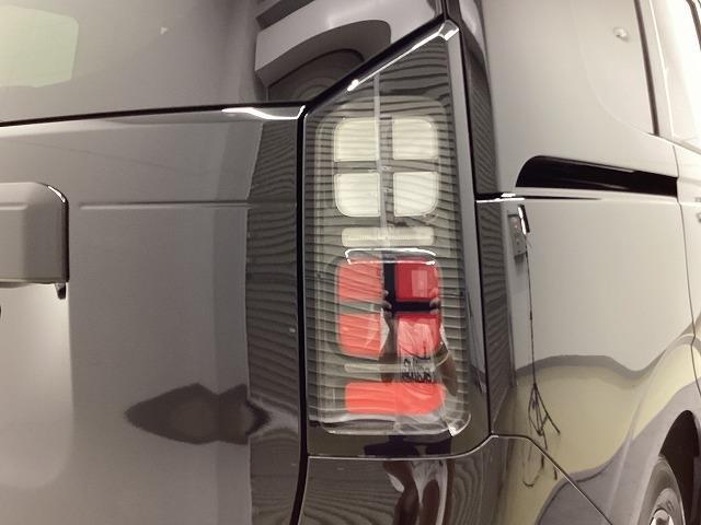 フリード エアー EX バックカメラ クリアランスソナー オートクルーズコントロール レーンアシスト 衝突被害軽減システム 両側電動スライドドア オートライト LEDヘッドランプ スマートキー 電動格納ミラー シートヒーター(55枚目)