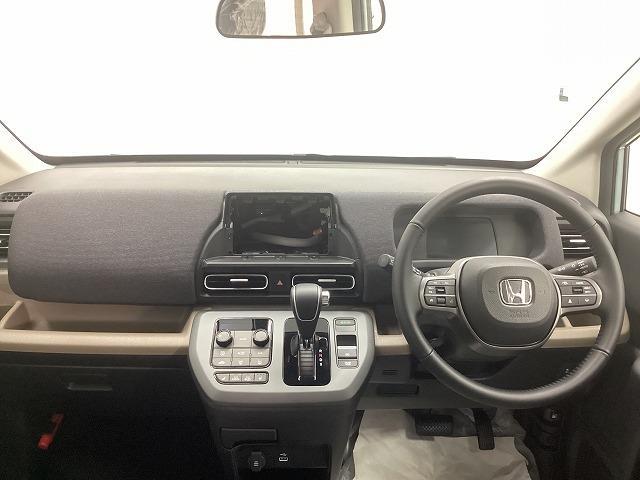 フリード エアー EX クリアランスソナー オートクルーズコントロール レーンアシスト 衝突被害軽減システム 両側電動スライドドア オートライト LEDヘッドランプ スマートキー 電動格納ミラー シートヒーター 3列シート(2枚目)