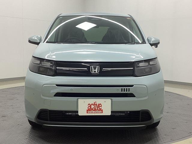 フリード エアー EX クリアランスソナー オートクルーズコントロール レーンアシスト 衝突被害軽減システム 両側電動スライドドア オートライト LEDヘッドランプ スマートキー 電動格納ミラー シートヒーター 3列シート(12枚目)