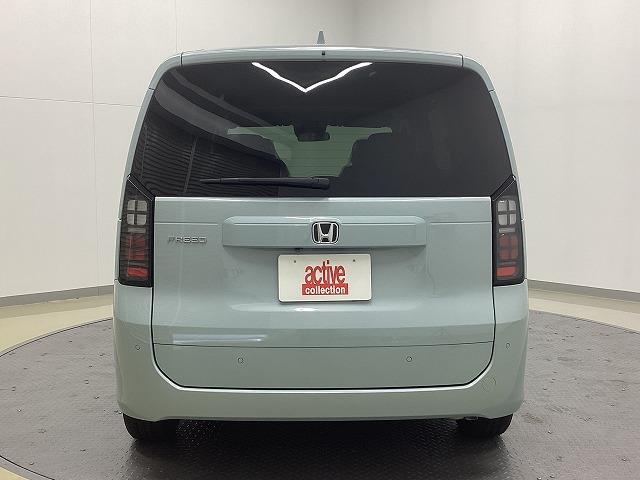 フリード エアー EX クリアランスソナー オートクルーズコントロール レーンアシスト 衝突被害軽減システム 両側電動スライドドア オートライト LEDヘッドランプ スマートキー 電動格納ミラー シートヒーター 3列シート(17枚目)