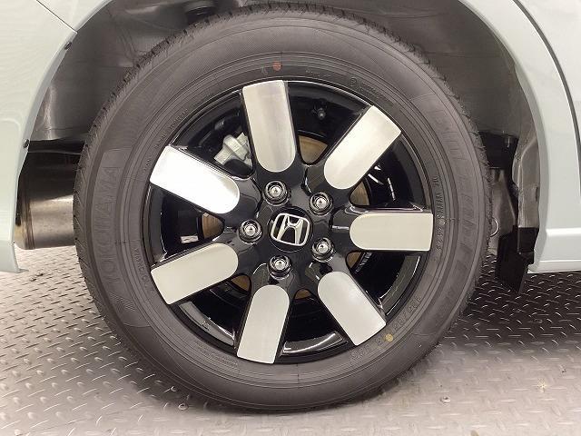 フリード エアー EX クリアランスソナー オートクルーズコントロール レーンアシスト 衝突被害軽減システム 両側電動スライドドア オートライト LEDヘッドランプ スマートキー 電動格納ミラー シートヒーター 3列シート(20枚目)