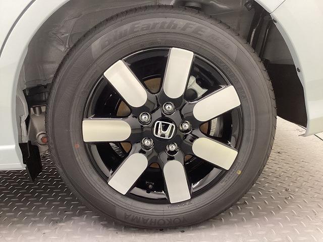 フリード エアー EX クリアランスソナー オートクルーズコントロール レーンアシスト 衝突被害軽減システム 両側電動スライドドア オートライト LEDヘッドランプ スマートキー 電動格納ミラー シートヒーター 3列シート(21枚目)