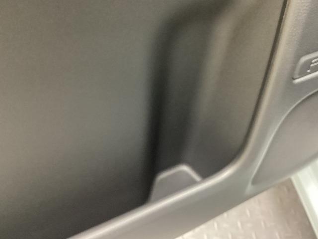 フリード エアー EX クリアランスソナー オートクルーズコントロール レーンアシスト 衝突被害軽減システム 両側電動スライドドア オートライト LEDヘッドランプ スマートキー 電動格納ミラー シートヒーター 3列シート(44枚目)