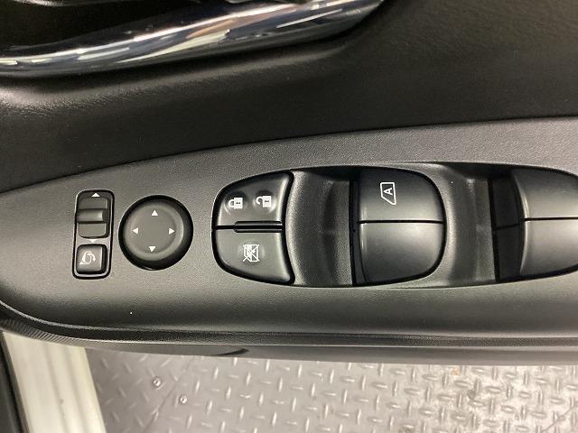 セレナ ｅ－パワー　ハイウェイスターＶ　ドライブレコーダー　ＥＴＣ　全周囲カメラ　クリアランスソナー　オートクルーズコントロール　パークアシスト　衝突被害軽減システム　両側電動スライドドア　オートライト　ＬＥＤヘッドランプ　スマートキー（10枚目）