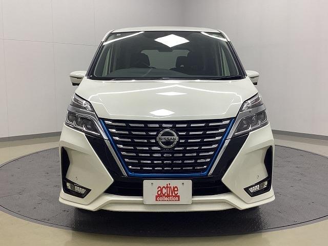 セレナ ｅ－パワー　ハイウェイスターＶ　ドライブレコーダー　ＥＴＣ　全周囲カメラ　クリアランスソナー　オートクルーズコントロール　パークアシスト　衝突被害軽減システム　両側電動スライドドア　オートライト　ＬＥＤヘッドランプ　スマートキー（13枚目）