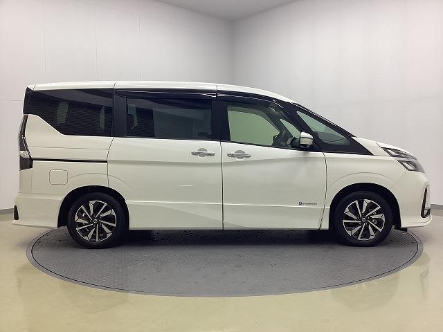 セレナ ｅ－パワー　ハイウェイスターＶ　ドライブレコーダー　ＥＴＣ　全周囲カメラ　クリアランスソナー　オートクルーズコントロール　パークアシスト　衝突被害軽減システム　両側電動スライドドア　オートライト　ＬＥＤヘッドランプ　スマートキー（15枚目）