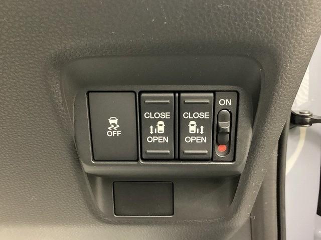 フリード エアー EX クリアランスソナー オートクルーズコントロール レーンアシスト 衝突被害軽減システム 両側電動スライドドア オートライト LEDヘッドランプ スマートキー 電動格納ミラー シートヒーター 3列シート(5枚目)