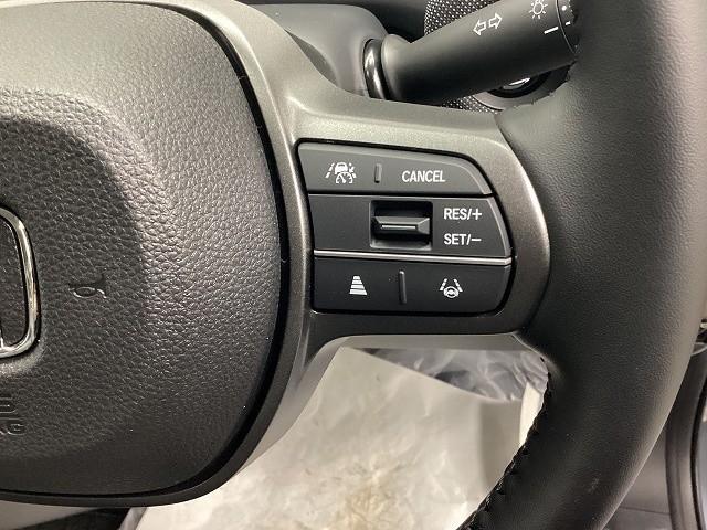 フリード エアー EX クリアランスソナー オートクルーズコントロール レーンアシスト 衝突被害軽減システム 両側電動スライドドア オートライト LEDヘッドランプ スマートキー 電動格納ミラー シートヒーター 3列シート(7枚目)
