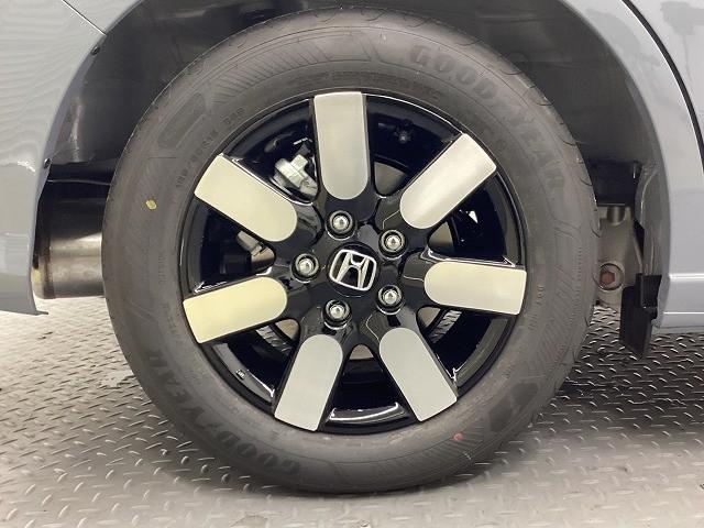 フリード エアー EX クリアランスソナー オートクルーズコントロール レーンアシスト 衝突被害軽減システム 両側電動スライドドア オートライト LEDヘッドランプ スマートキー 電動格納ミラー シートヒーター 3列シート(48枚目)