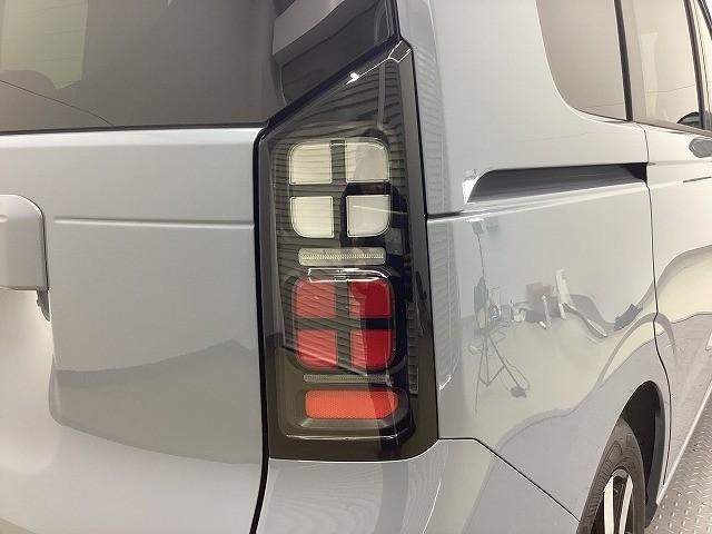 フリード エアー EX クリアランスソナー オートクルーズコントロール レーンアシスト 衝突被害軽減システム 両側電動スライドドア オートライト LEDヘッドランプ スマートキー 電動格納ミラー シートヒーター 3列シート(49枚目)