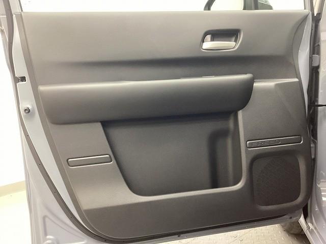 フリード エアー EX クリアランスソナー オートクルーズコントロール レーンアシスト 衝突被害軽減システム 両側電動スライドドア オートライト LEDヘッドランプ スマートキー 電動格納ミラー シートヒーター 3列シート(53枚目)