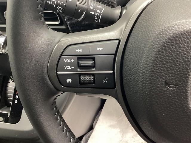 フリード エアー EX バックカメラ クリアランスソナー オートクルーズコントロール レーンアシスト 衝突被害軽減システム 両側電動スライドドア オートライト LEDヘッドランプ スマートキー 電動格納ミラー シートヒーター(5枚目)