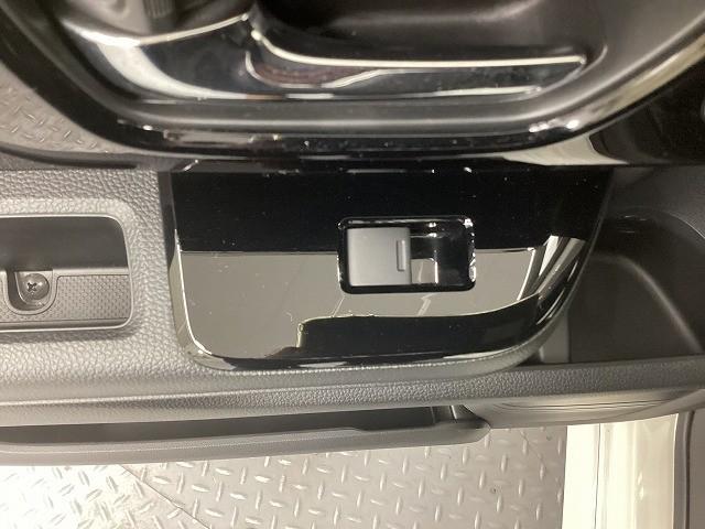 N-BOXカスタム L バックカメラ 両側スライド・片側電動 クリアランスソナー オートクルーズコントロール レーンアシスト 衝突被害軽減システム オートライト LEDヘッドランプ スマートキー アイドリングストップ(52枚目)