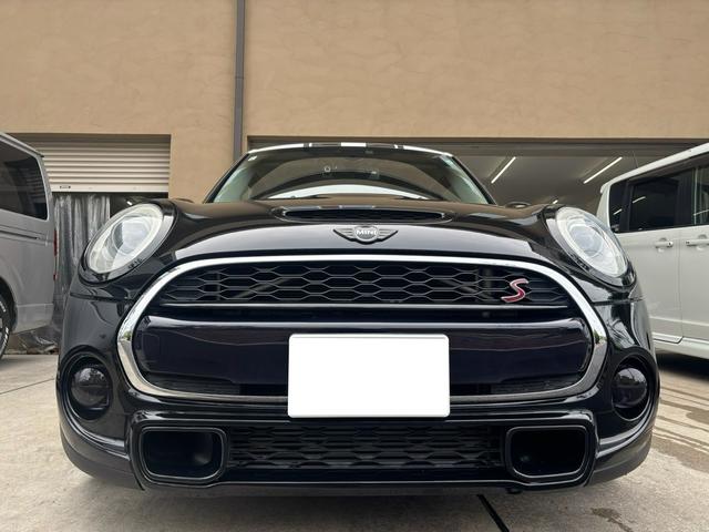 ＭＩＮＩ クーパーＳ　ドラレコ　クルコン付き　Ｂモニター　Ｂｌｕｅｔｏｏｔｈ対応　ＡＡＣ　ＡＵＸ接続　ＥＴＣ車載器　パワーウィンドウ　パワーステアリング　ナビ　エアバッグ　ＡＢＳ　カーテンエアバッグ　セキュリティ（5枚目）