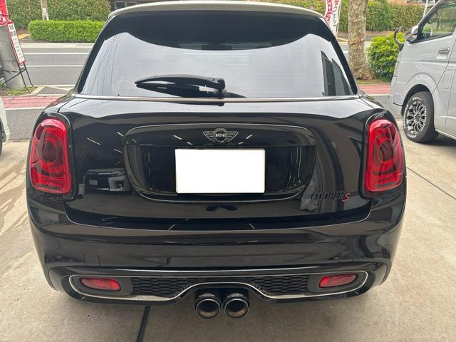 ＭＩＮＩ クーパーＳ　ドラレコ　クルコン付き　Ｂモニター　Ｂｌｕｅｔｏｏｔｈ対応　ＡＡＣ　ＡＵＸ接続　ＥＴＣ車載器　パワーウィンドウ　パワーステアリング　ナビ　エアバッグ　ＡＢＳ　カーテンエアバッグ　セキュリティ（13枚目）