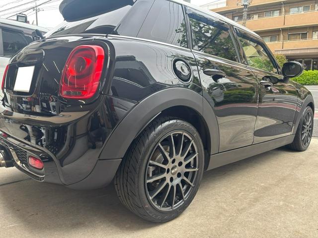 ＭＩＮＩ クーパーＳ　ドラレコ　クルコン付き　Ｂモニター　Ｂｌｕｅｔｏｏｔｈ対応　ＡＡＣ　ＡＵＸ接続　ＥＴＣ車載器　パワーウィンドウ　パワーステアリング　ナビ　エアバッグ　ＡＢＳ　カーテンエアバッグ　セキュリティ（15枚目）