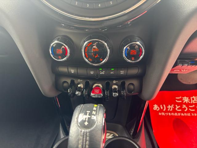 ＭＩＮＩ クーパーＳ　ドラレコ　クルコン付き　Ｂモニター　Ｂｌｕｅｔｏｏｔｈ対応　ＡＡＣ　ＡＵＸ接続　ＥＴＣ車載器　パワーウィンドウ　パワーステアリング　ナビ　エアバッグ　ＡＢＳ　カーテンエアバッグ　セキュリティ（26枚目）