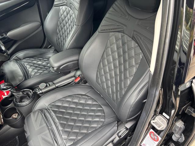 ＭＩＮＩ クーパーＳ　ドラレコ　クルコン付き　Ｂモニター　Ｂｌｕｅｔｏｏｔｈ対応　ＡＡＣ　ＡＵＸ接続　ＥＴＣ車載器　パワーウィンドウ　パワーステアリング　ナビ　エアバッグ　ＡＢＳ　カーテンエアバッグ　セキュリティ（42枚目）