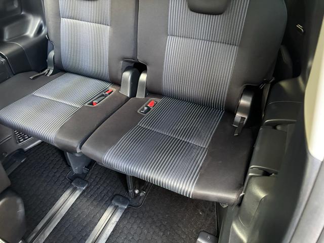 ヴォクシー ＺＳ　両電動スライドドア　電動格納ドアミラー　盗難防止システム　衝突安全ボディ　ダブルエアバッグ　ＬＥＤヘッドライト　キーレスエントリー　３列シート　リアオートエアコン　横滑り防止　ＰＷ　フルフラット（34枚目）