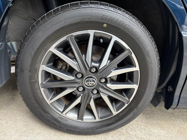 ヴォクシー ＺＳ　両電動スライドドア　電動格納ドアミラー　盗難防止システム　衝突安全ボディ　ダブルエアバッグ　ＬＥＤヘッドライト　キーレスエントリー　３列シート　リアオートエアコン　横滑り防止　ＰＷ　フルフラット（40枚目）