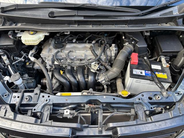 ヴォクシー ＺＳ　両電動スライドドア　電動格納ドアミラー　盗難防止システム　衝突安全ボディ　ダブルエアバッグ　ＬＥＤヘッドライト　キーレスエントリー　３列シート　リアオートエアコン　横滑り防止　ＰＷ　フルフラット（44枚目）