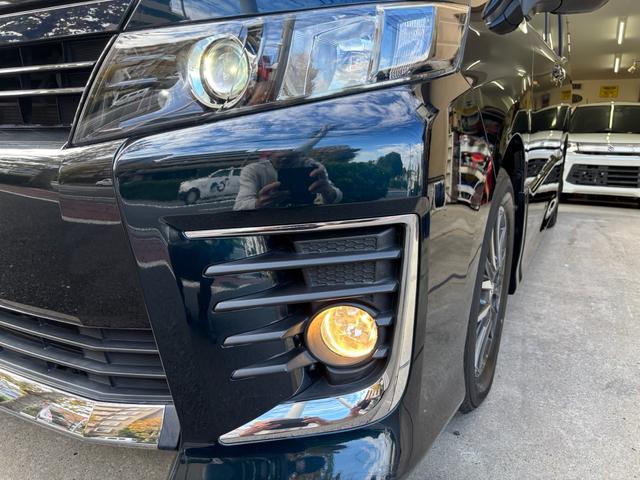 ヴォクシー ＺＳ　両電動スライドドア　電動格納ドアミラー　盗難防止システム　衝突安全ボディ　ダブルエアバッグ　ＬＥＤヘッドライト　キーレスエントリー　３列シート　リアオートエアコン　横滑り防止　ＰＷ　フルフラット（46枚目）